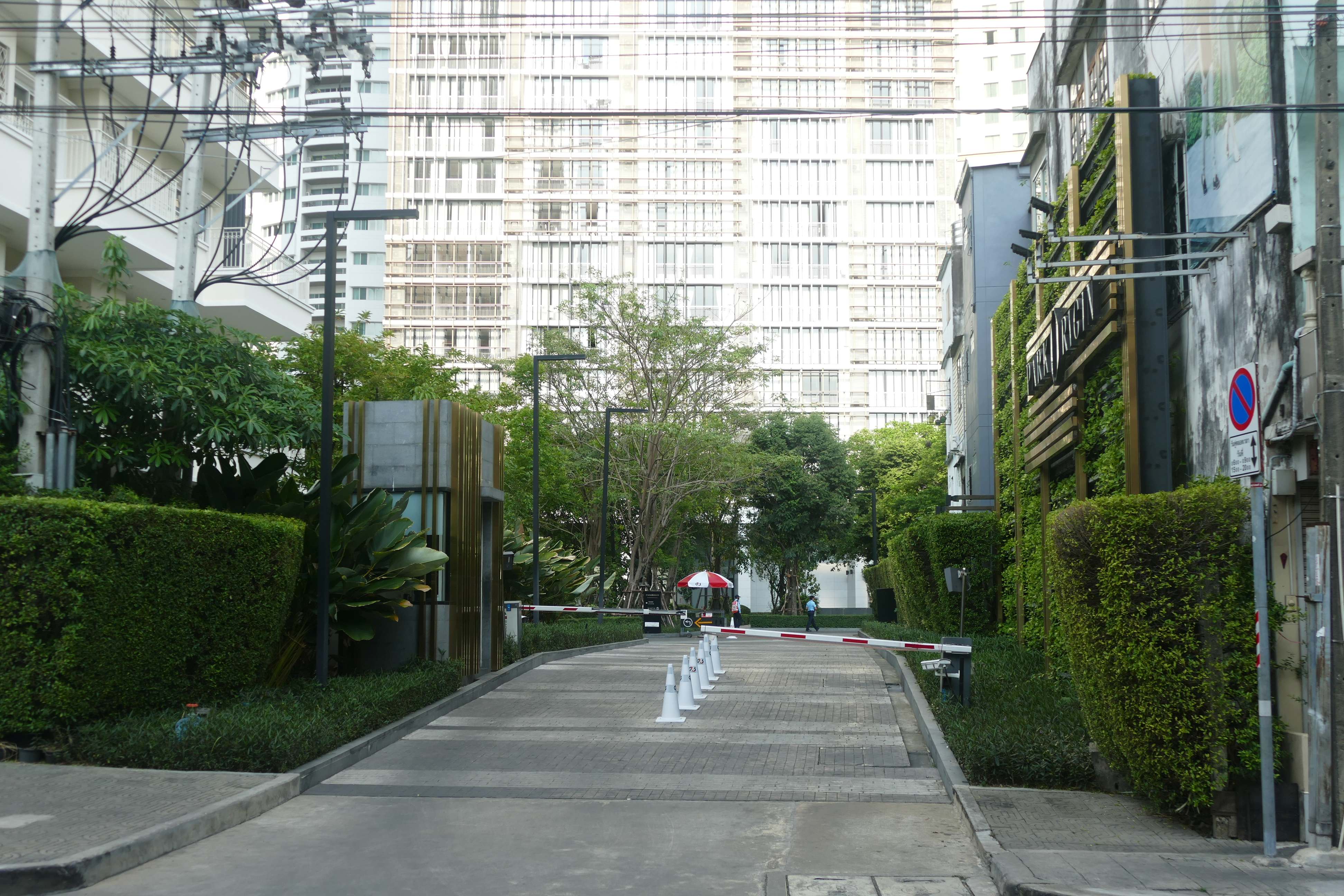 Exterior 1